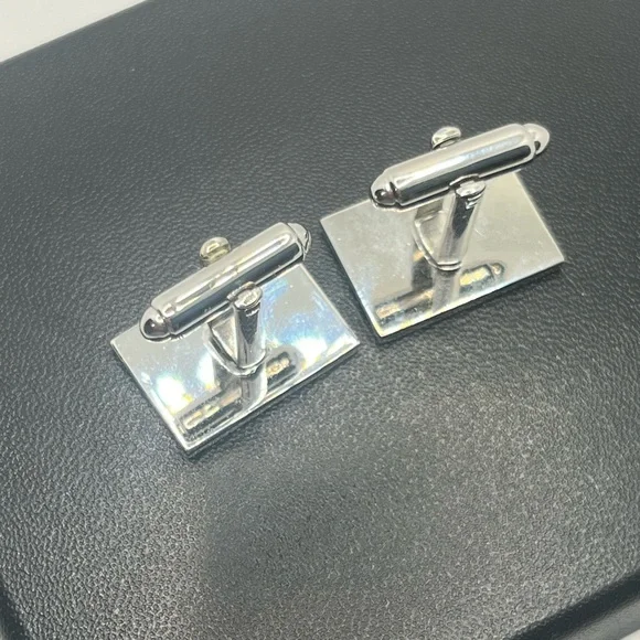 Shields Fifth Avenue boxed NEW silver tone rectangle cuff links line design